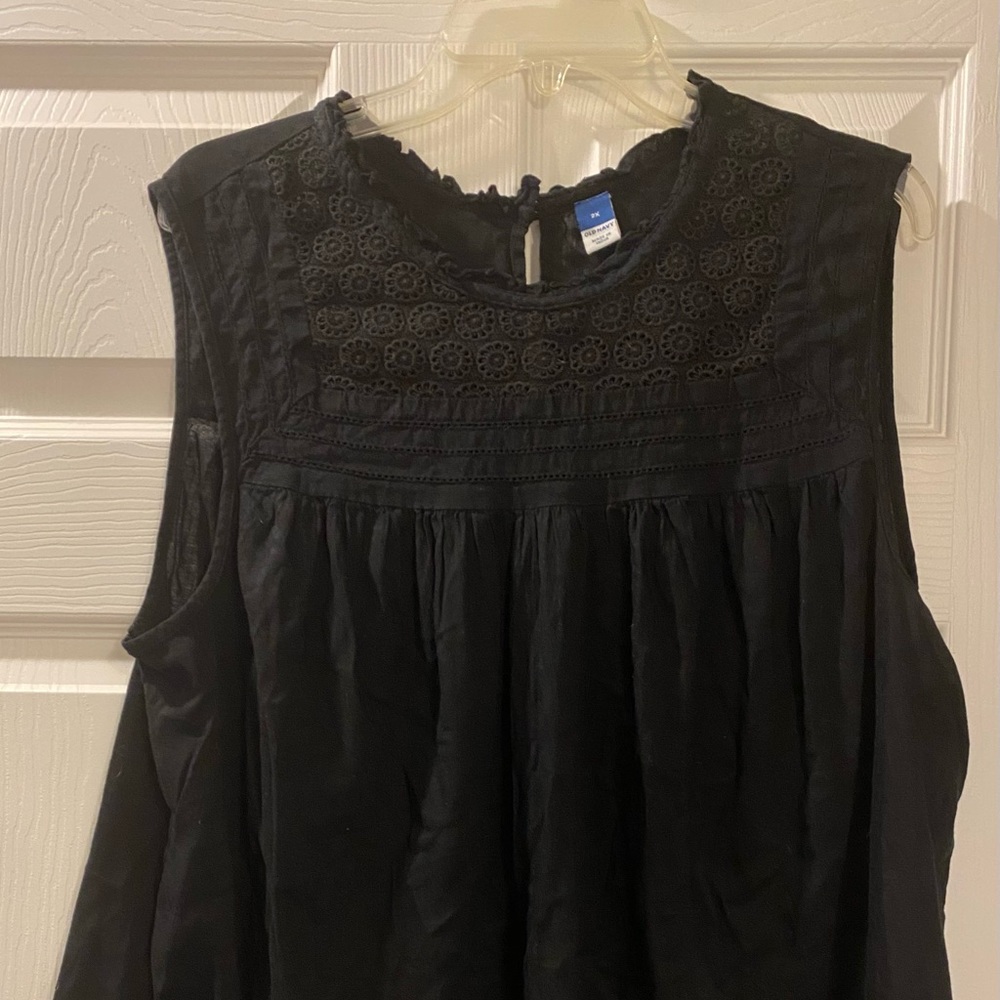 WOMEN’s Top